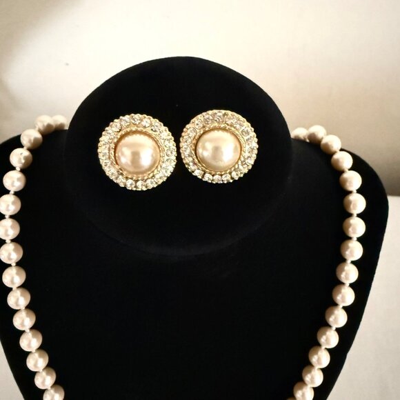 Vintage 1980s Hand Knotted Faux Pearl Necklace Set 14K GF Clasp 30in - Picture 11 of 16